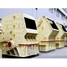 每小時(shí)產(chǎn)100噸反擊式榔頭機(jī)多少錢WYL74