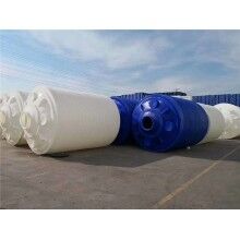 PE水箱 純水水箱 污水水箱 重慶水箱生產(chǎn)廠家 塑料水箱產(chǎn)品常用名稱：塑料水箱、PE水箱、PE桶、蓄水箱、儲(chǔ)水箱、PE儲(chǔ)罐、塑料儲(chǔ)罐、清洗水箱、塑料水箱儲(chǔ)罐、聚乙烯水箱、反滲透塑料水箱、超濾水箱、原水