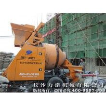 改變新農(nóng)村施工方式，管式泵送機